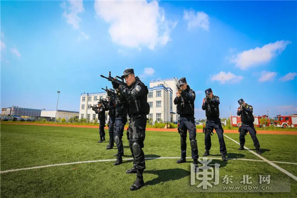 大庆警方最帅男团“飞虎队”超燃来袭